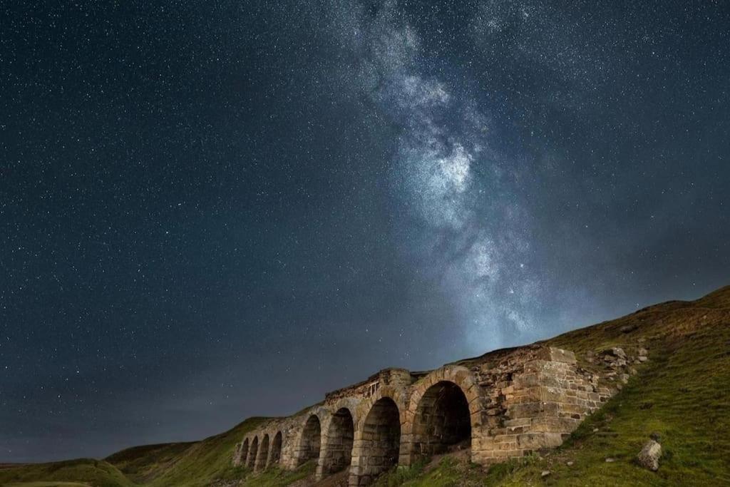 Dark Skies Cottage พิกเคอริง ภายนอก รูปภาพ
